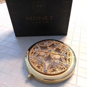 New compact mirror in gold colour w/ crystal snowflake design